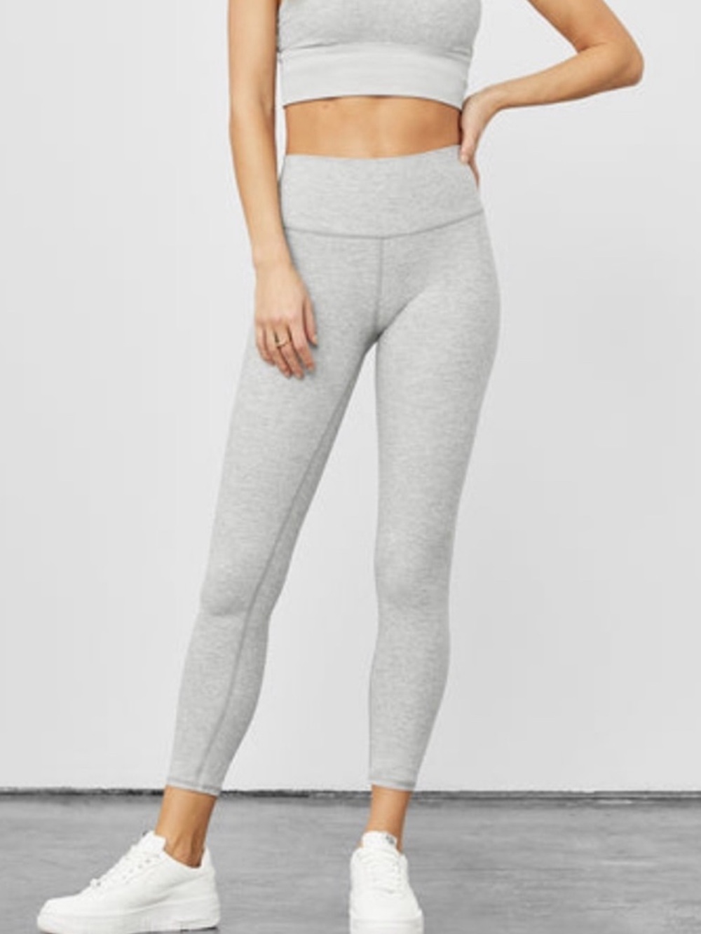 Alo Alosoft 🩶🩶 High-Waist 7/8 Highlight Legging Athletic
Heather Grey- XXS